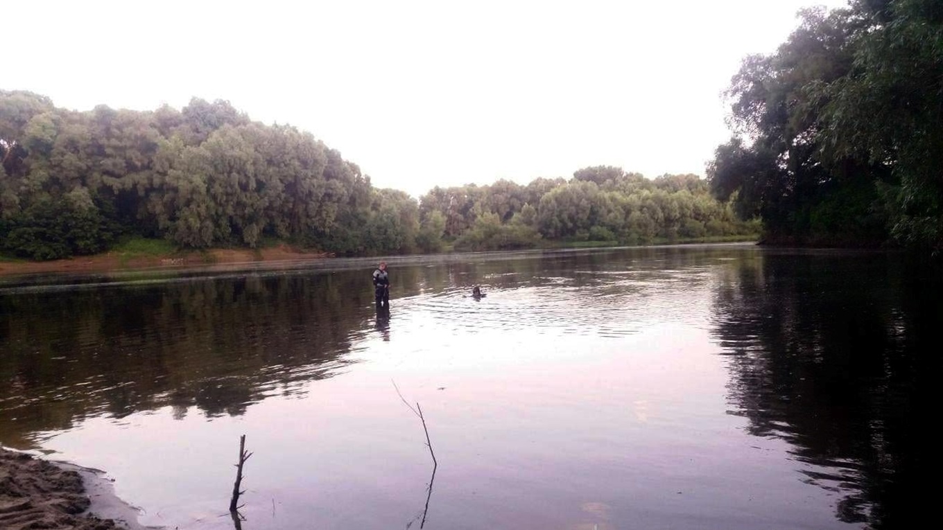 Рятувальники і поліція шукають 10-річну дівчинку. Дитина під час купання у річці потрапила у вир