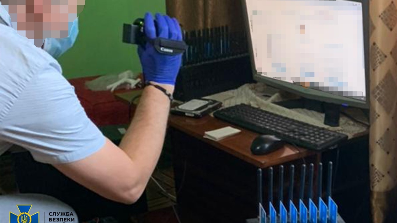 СБУ ліквідувала на Прикарпатті проросійську ботоферму на 12 тисяч Sim-карток