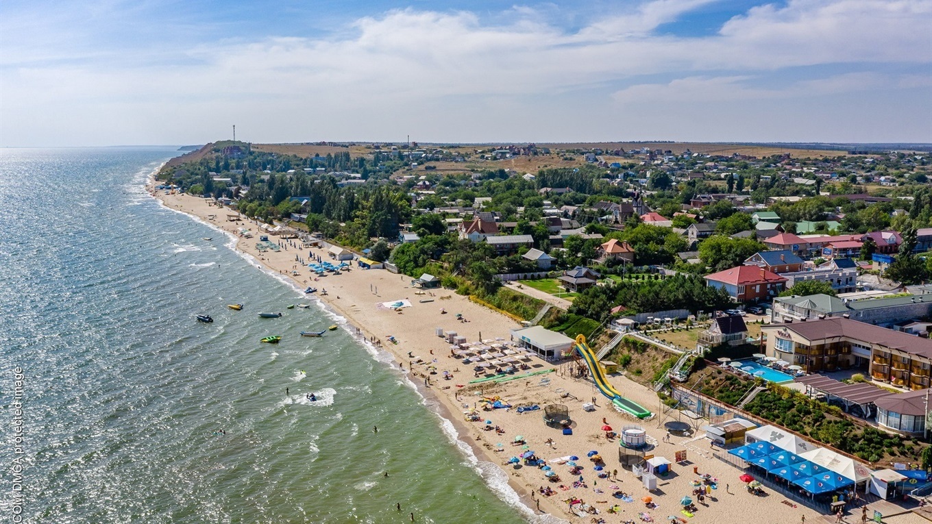 Маріуполь та Урзуф обігнали Одесу (і не тільки) в конкурсі курортів. Ось, чим тут цікаве море