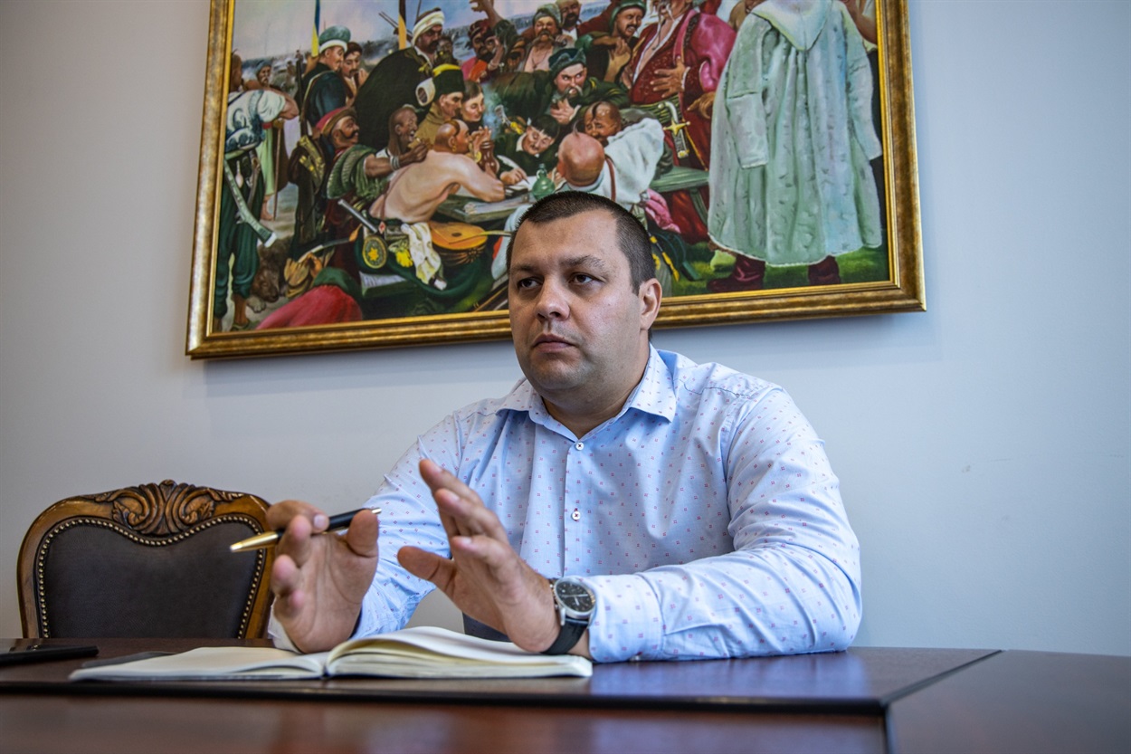 Інтерв’ю з  головою Держмолодьжитла Сергієм Комнатним