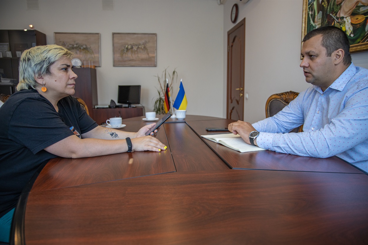 Інтерв’ю з  головою Держмолодьжитла Сергієм Комнатним