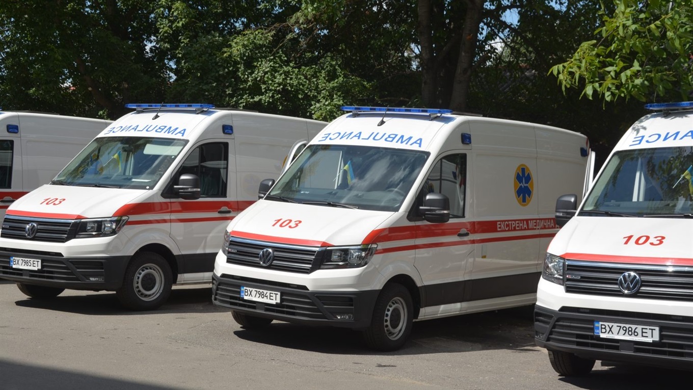 Старокостянтинівська підстанція екстреної медичної допомоги отримала новий автомобіль