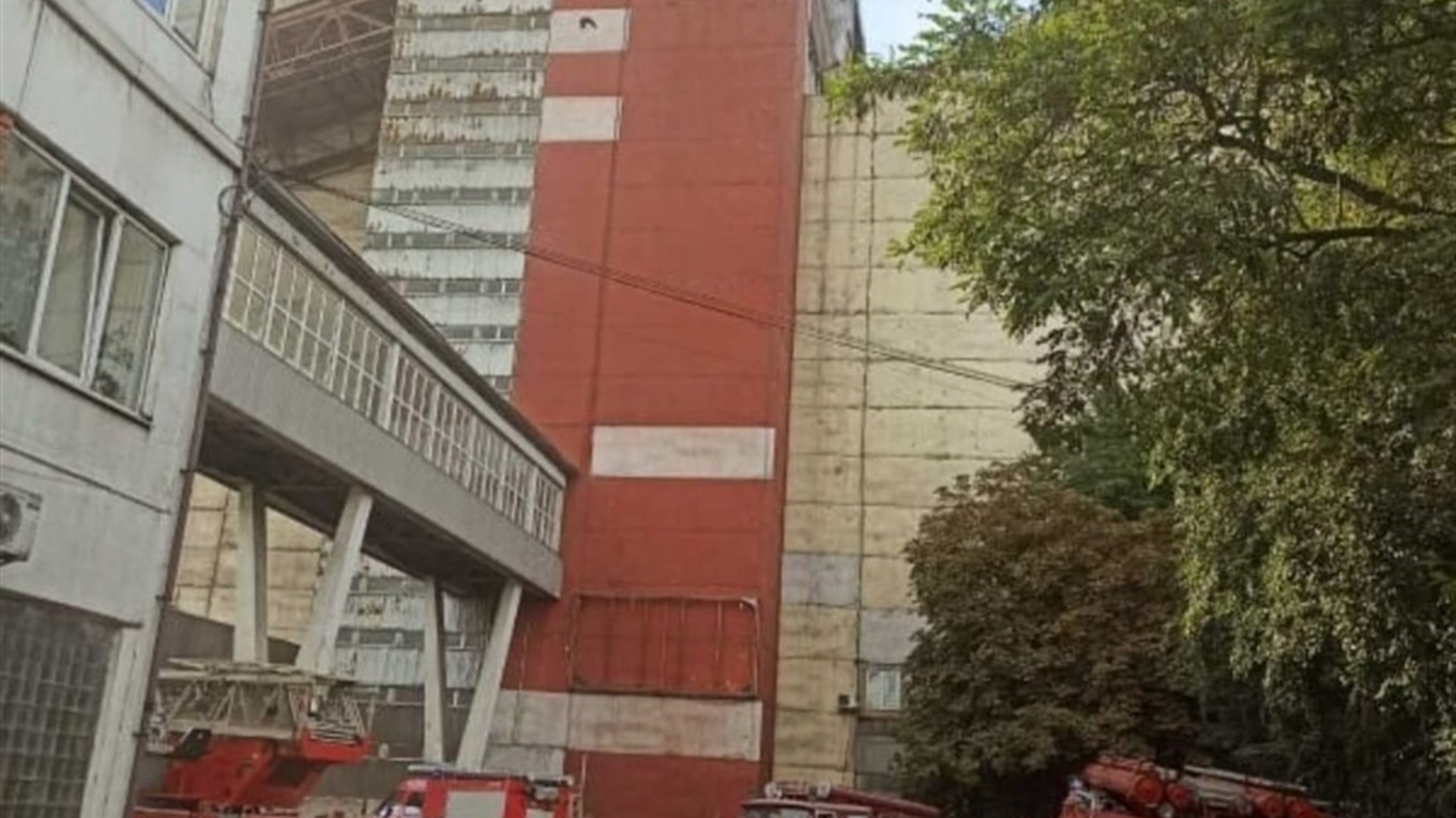 Пожежу маслобаку в котлотурбінному цеху Бурштинської ТЕС гасили 20 одиниць спецтехніки та 89 осіб