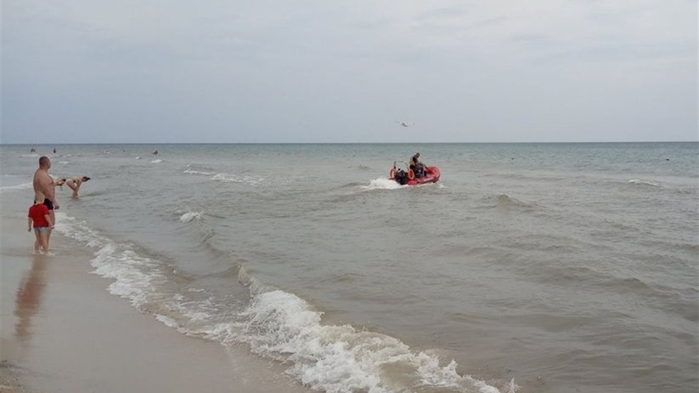 Тіло чоловіка, якого віднесло в море на Джарилгачі, знайшли в Криму