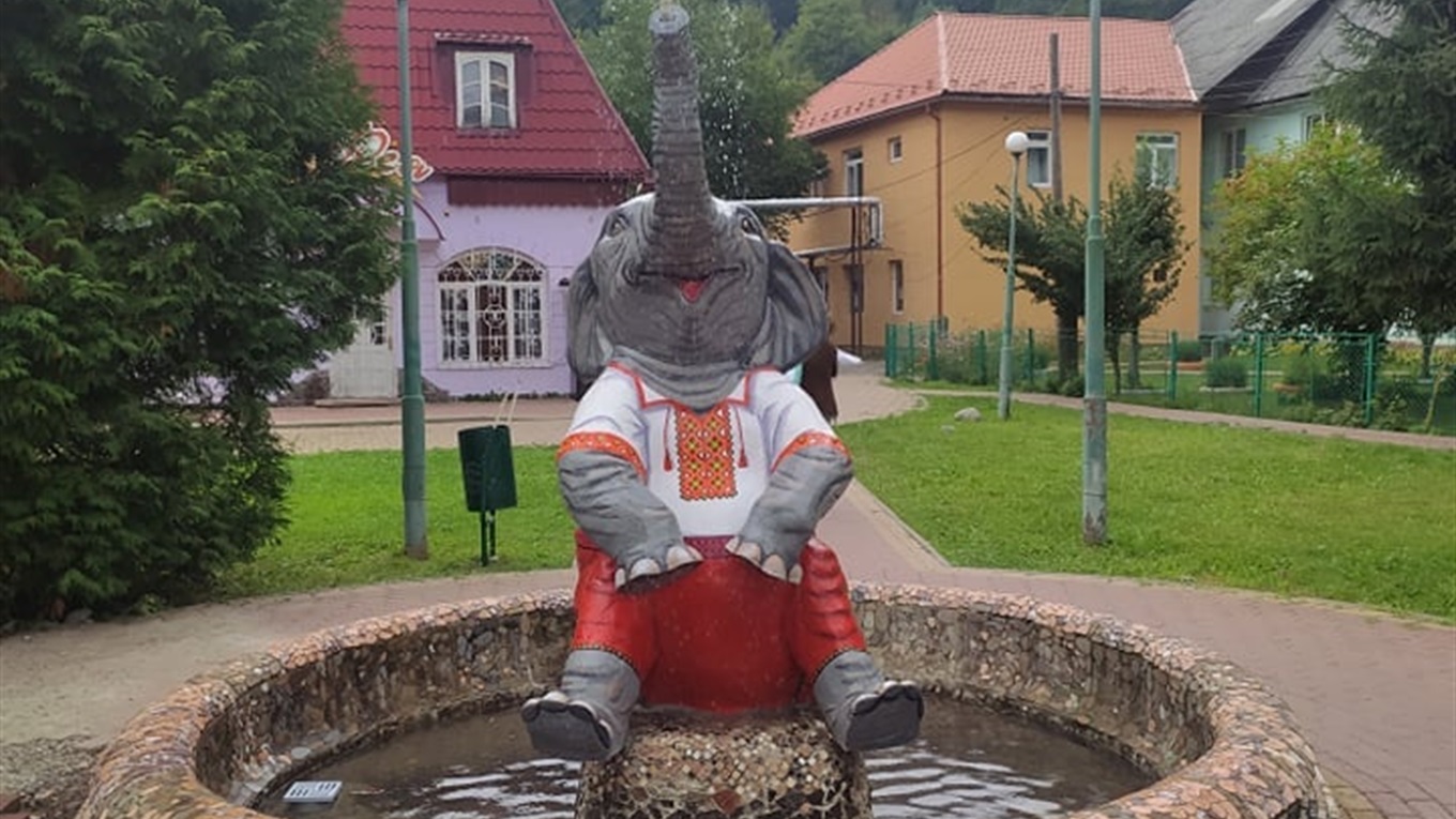 Слоник-фонтанчик у Рахові запрацював! А що з іншими водограями?