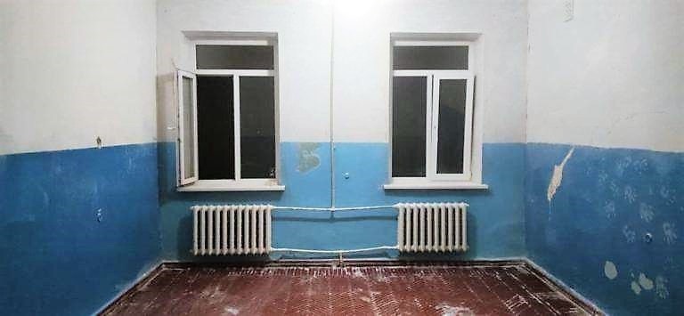 палата в детском отделении больницы Торецка до начала ремонта