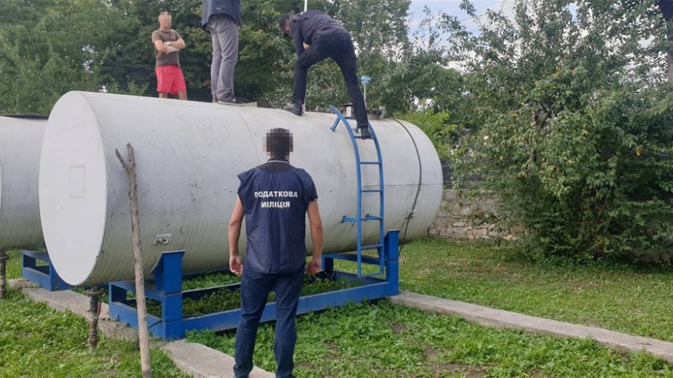 На Франківщині виявили паливо сумнівного походження на 2,3 млн гривень
