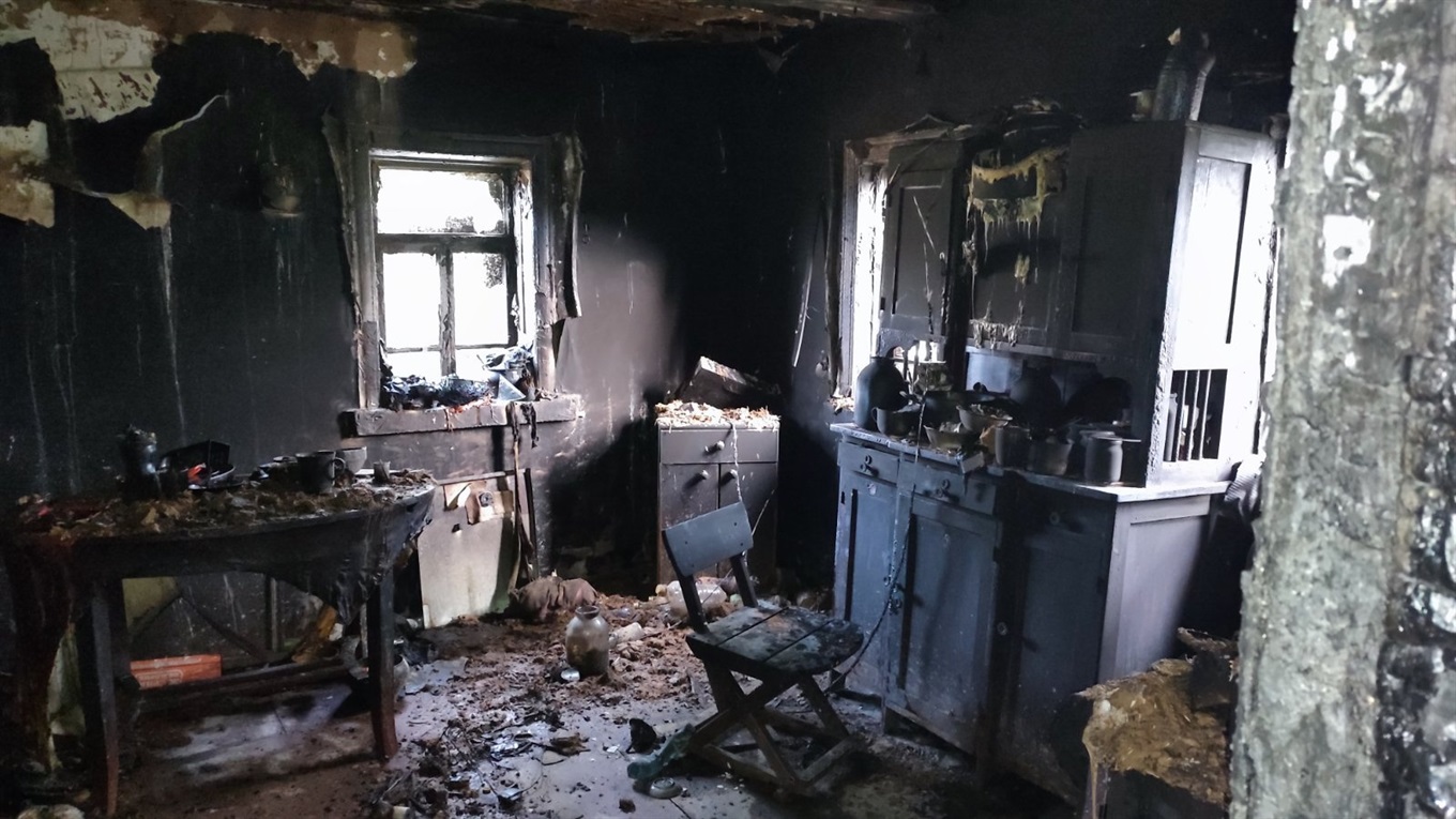 У Турівці на Корюківщині під час пожежі зайнявся будинок родини з трьома дітьми