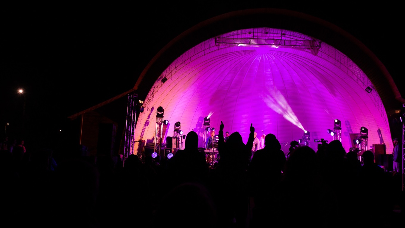 Вогняне шоу і камерна сцена: як пройшов Koktebel Jazz Festival на Арабатській Стрілці