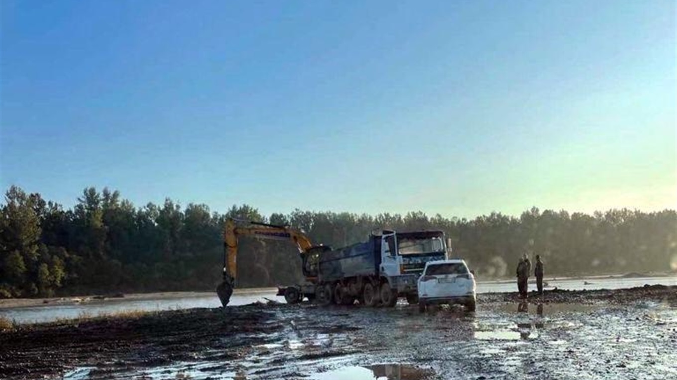 За гравієм у Брусницю приїхав житель села Нижні Петрівці. Його екскаватор вилучили поліцейські