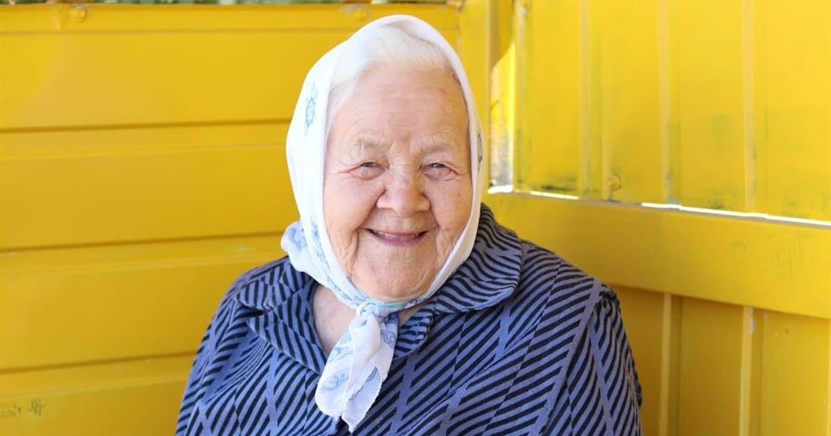 Фото дня: усміхнена мудрість нікопольських пенсіонерів