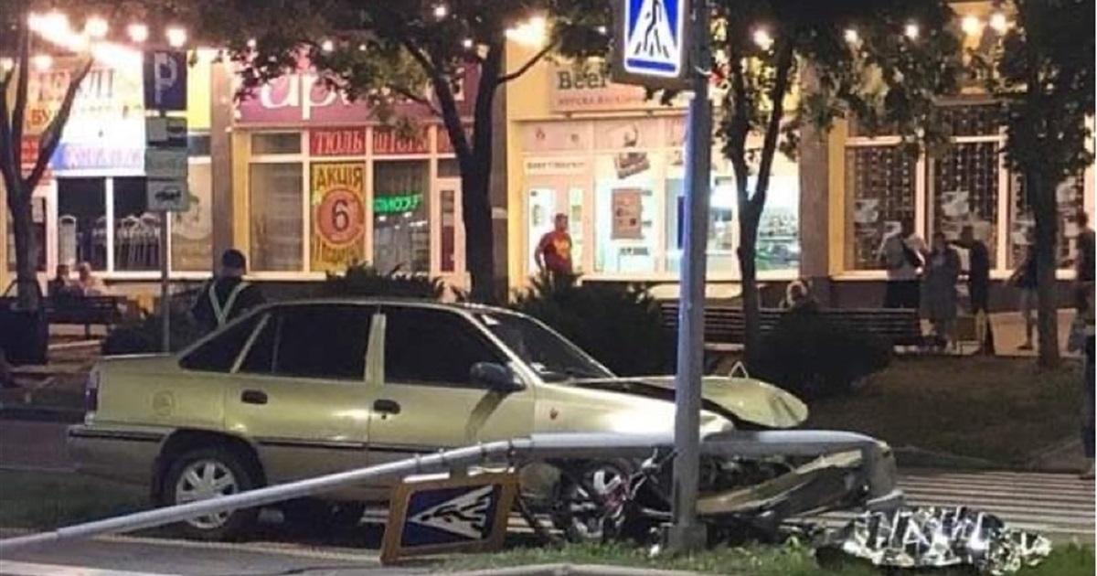Справу водійки, яка збила поліцейського на острівцю безпеки, направили до суду