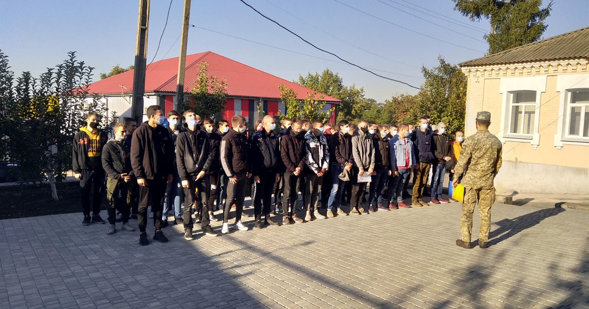 1 жовтня в Первомайську розпочався осінній призов-2021 на строкову військову службу