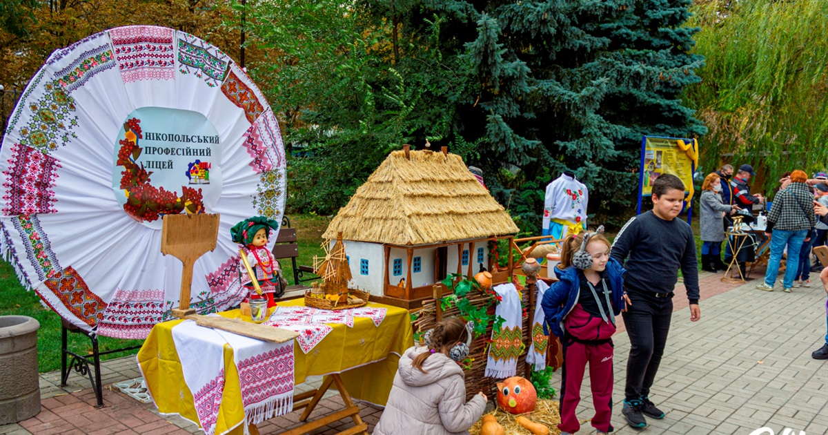 Фотопроєкт до Дня працівника професійно-технічної освіти: «Педагоги в системі ПТО – особливі люди»