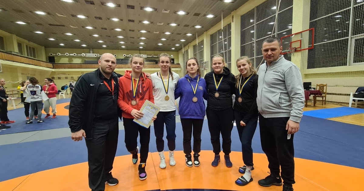 Чотирьом спортсменкам із Сарненщин вручили медалі на чемпіонаті України з вільної боротьби