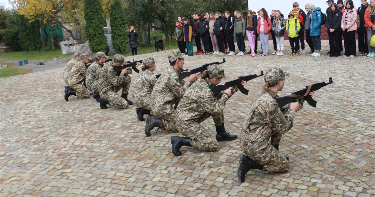 У замку князів Острозьких провели квест та показали вишкіл