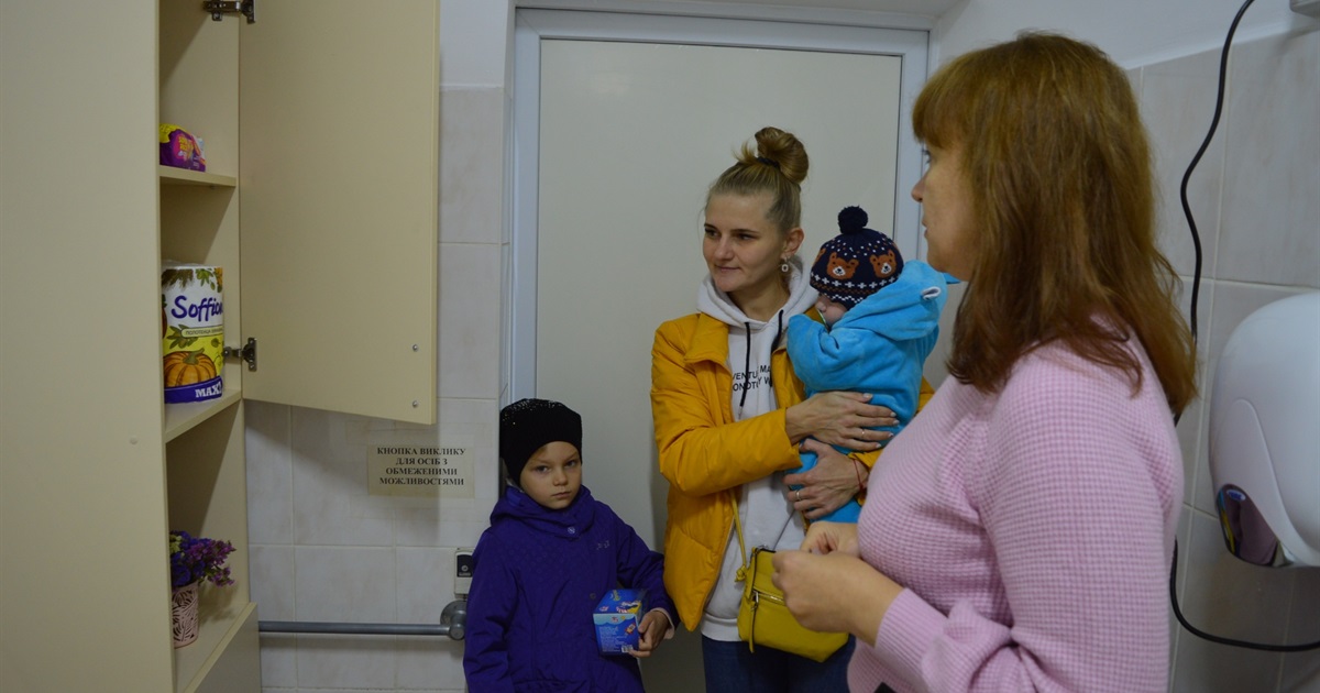 Корюківський ЦНАП взяв участь у проєкті, щоб покращити обслуговування жінок з малюками