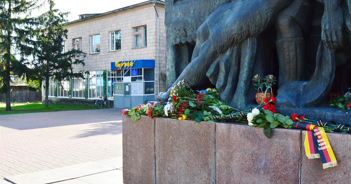 Корюківські учні не хочуть стати останнім поколінням, яке пам’ятає про березневу трагедію 1943 року