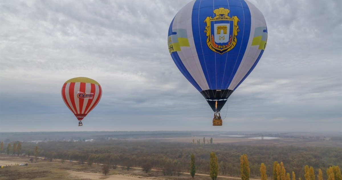 Тільки пісок і небо: рекорд над Олешківськими пісками на повітряних кулях