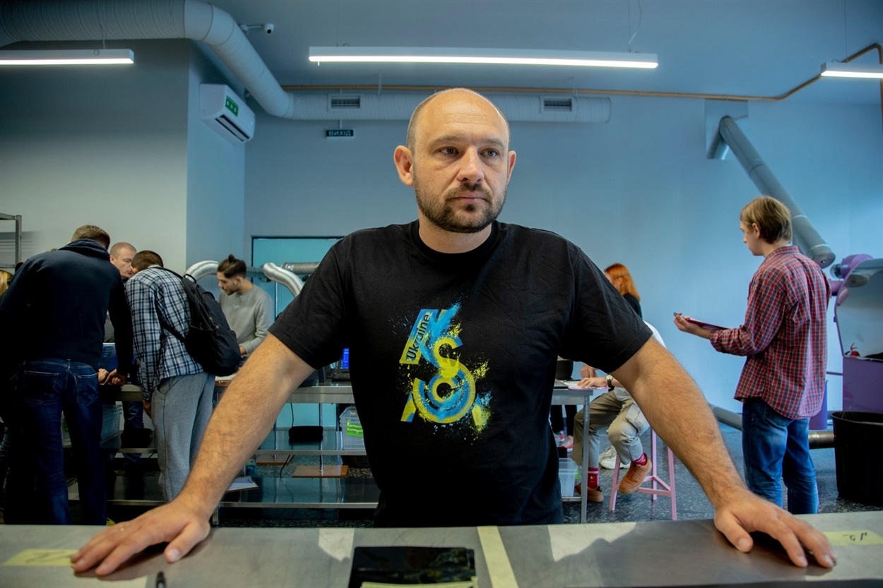 Денис Сырко из Донецка собрал на карантине ростер для обжарки кофе
