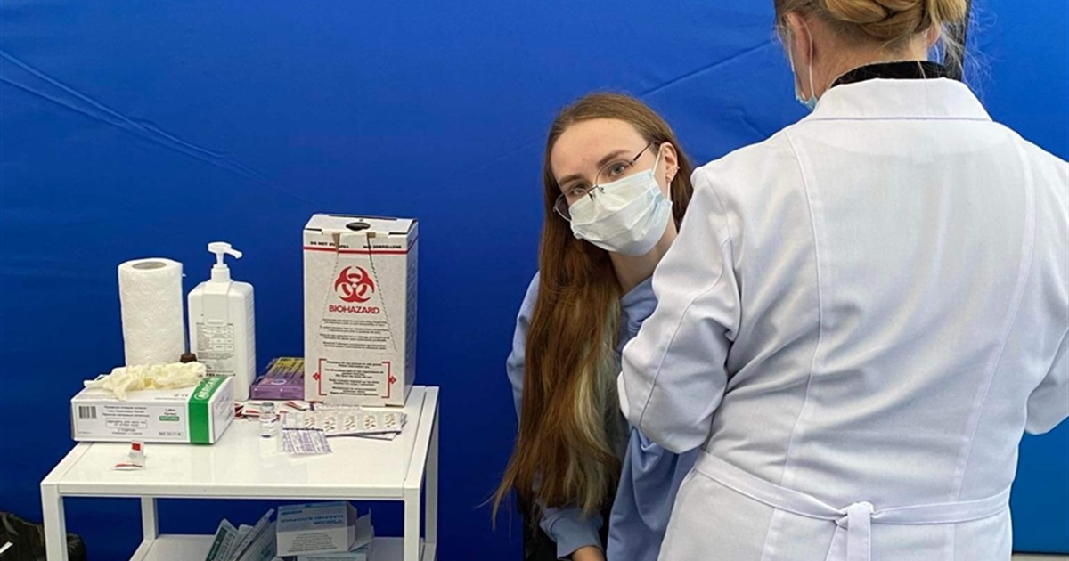 Я вже вакцинувала дитину від Covid-19. Інструкція для батьків і реальний досвід жительки Маріуполя