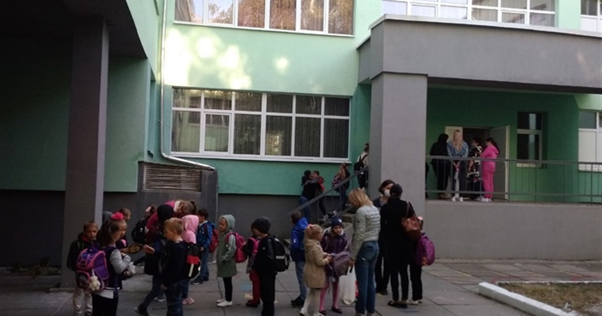 Канікули закінчилися: школи запрацювали у звичному режимі