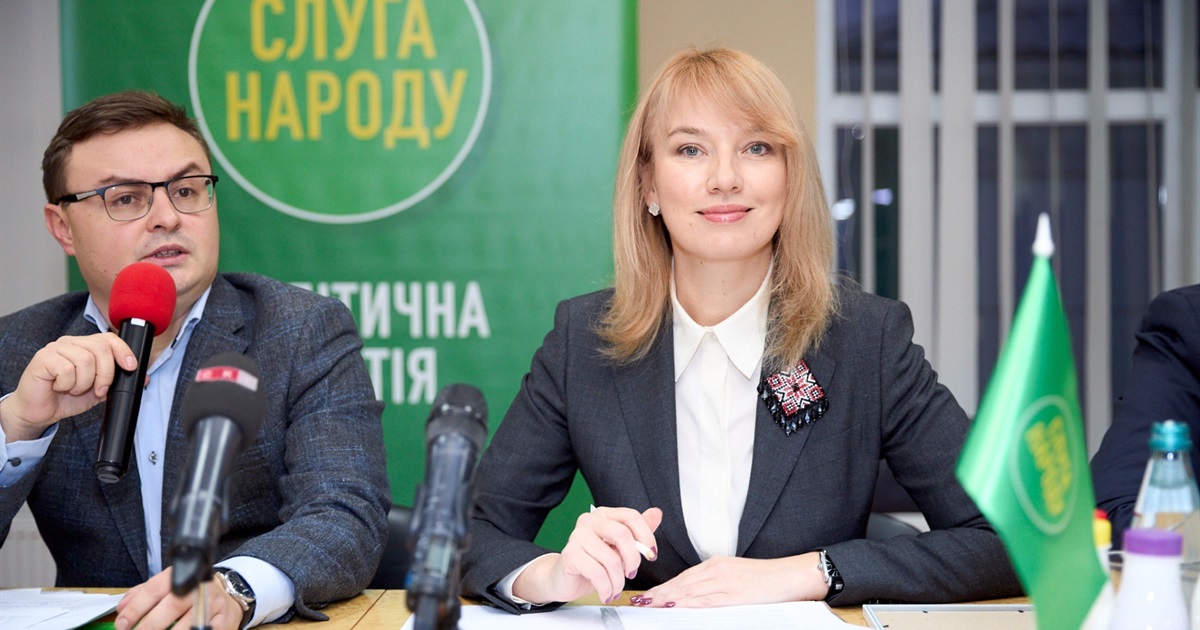 Новообрана голова партії "Слуга Народу" Олена Шуляк з робочим візитом відвідала Житомирщину