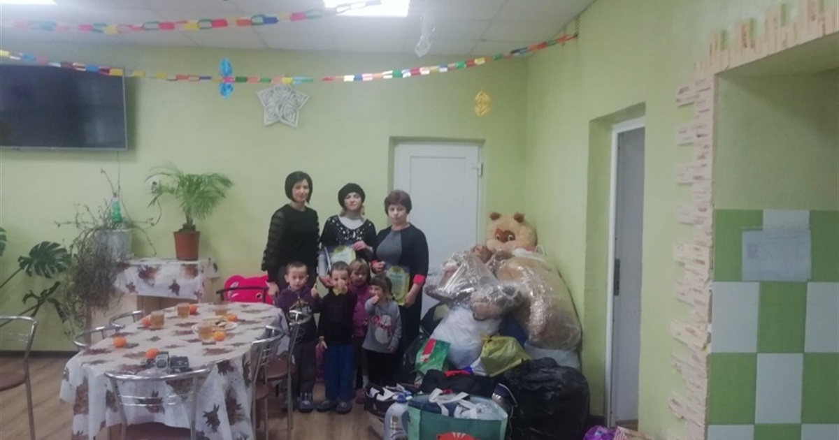 Представники Новицької громади відвідали з подарунками від Миколая вихованців центру у Медині