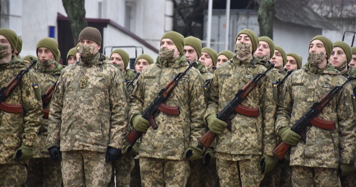 У Чернігові майже півтори сотні юнаків склали присягу на вірність українському народові
