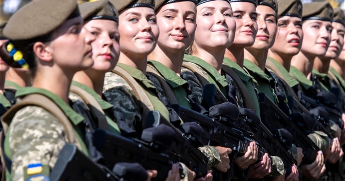 Жінкам більшості поширених професій доведеться стати на військовий облік