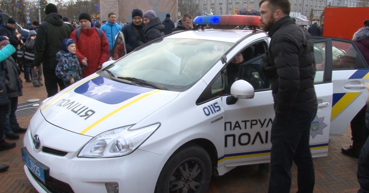Патрульна поліція Чернігова запрошує вашу малечу разом провести Різдво