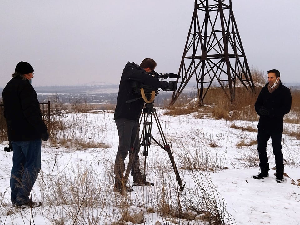 Омар Сачедіна під час зйомок у Нью-Йорку
