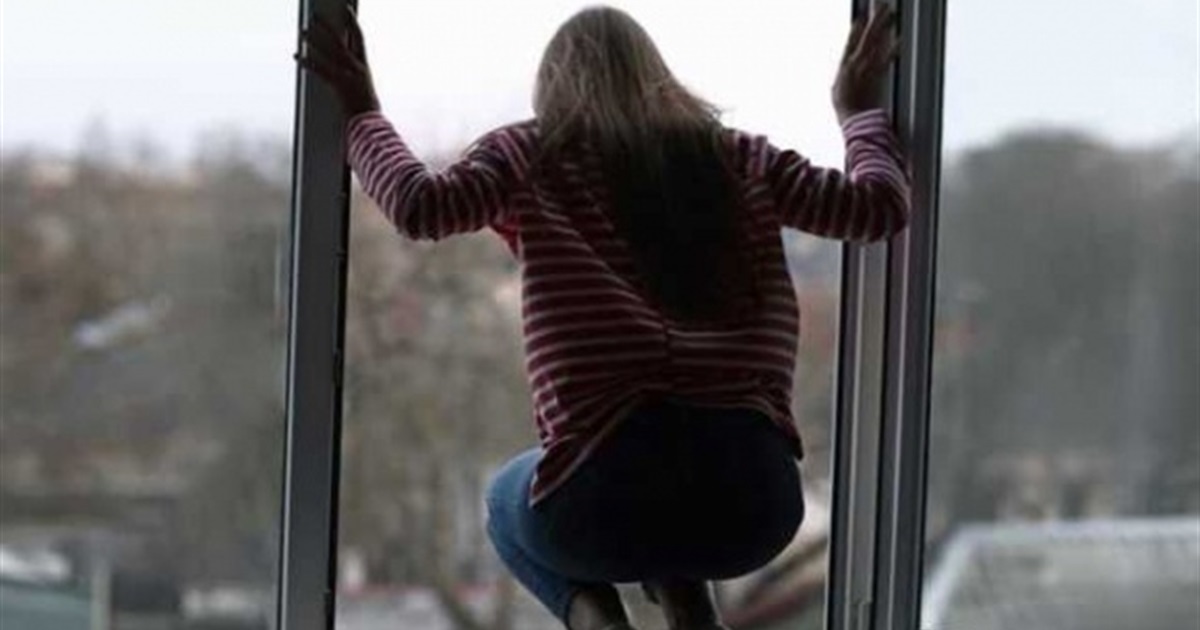 У Переяславі 36-річна жінка вистрибнула з восьмого поверху