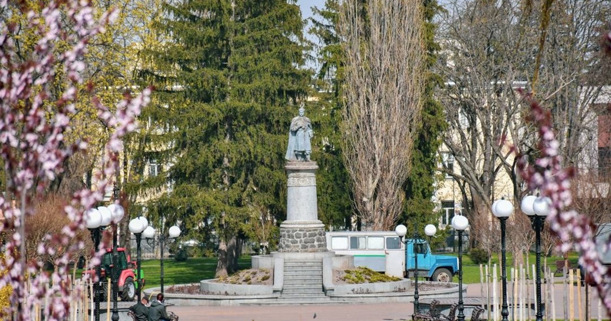 Цієї весни у Чернігові висадять 350 дерев. Серед адрес - Хлібопекарська та сквер Хмельницького