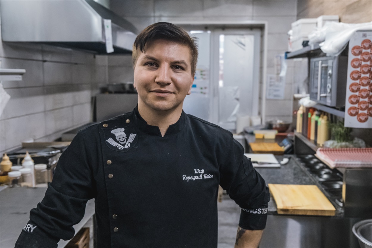 Павел Корецкий, Пузо паб, Северодонецк