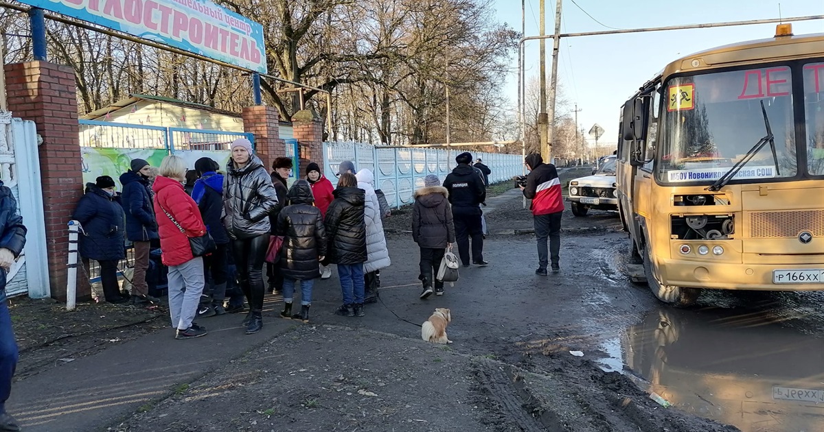 Жителей Дебальцево и Углегорска вывезли в лагерь под Таганрогом. Здесь их не ждали