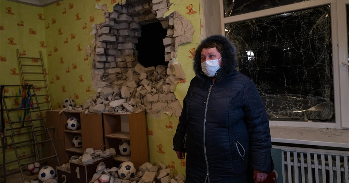 "Сказка" стала символом эскалации на Донбассе. Вот как детсад показали The Guardian и другие медиа