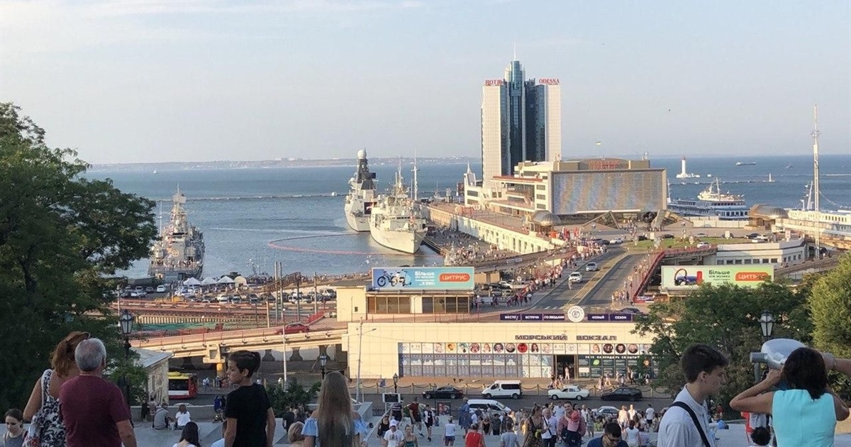 Наодинці, з друзями чи партнерами. З ким подорожують іноземці в Україні