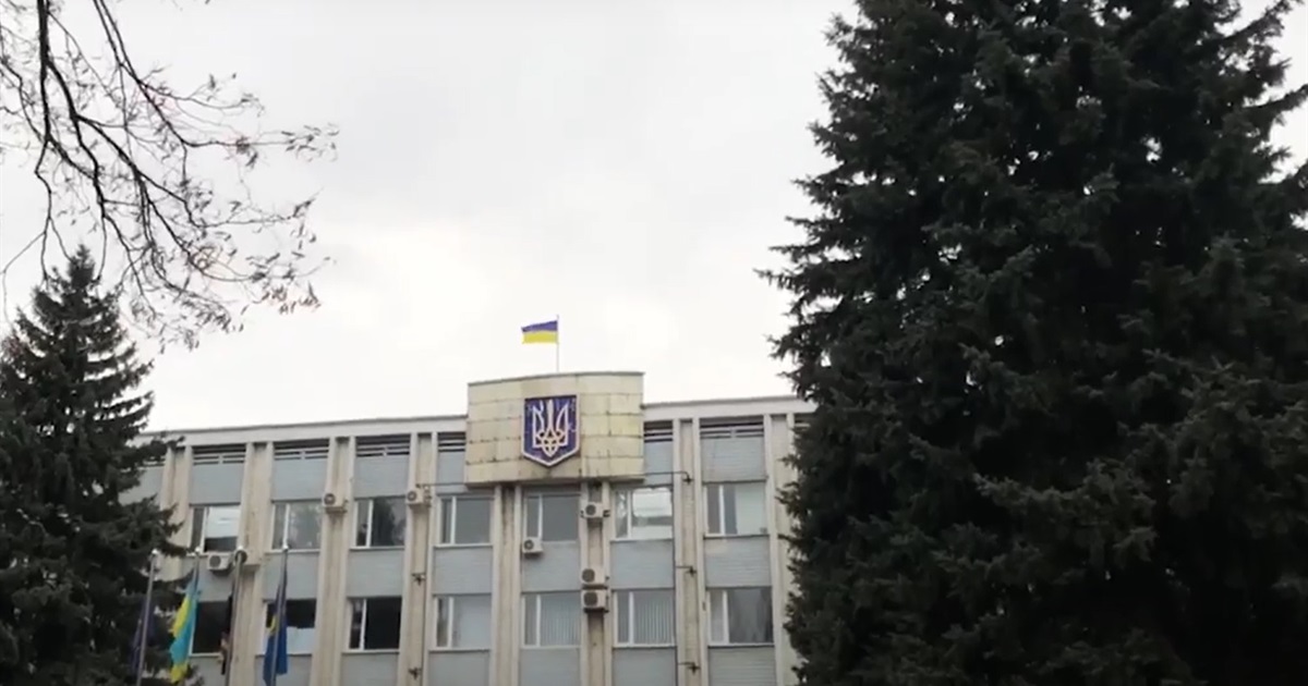 Волноваха-це Україна. І над нашим містом майорить синьо-жовтий стяг. Відео