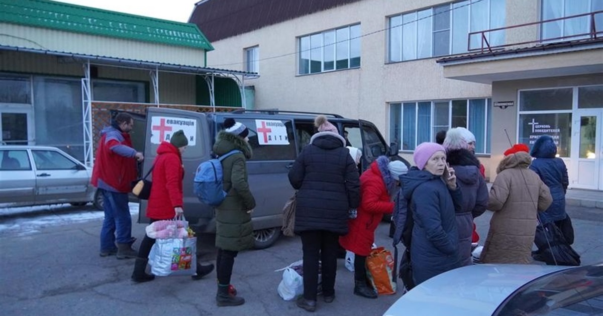 Россия сорвала эвакуацию из Рубежного и уничтожила родильное отделение. Город убивает артиллерия