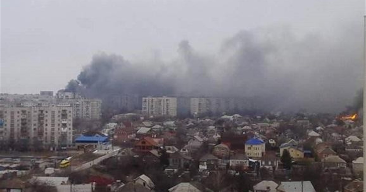 Обласну лікарню в Маріуполі майже зруйновано. Лікарів, пацієнтів та жителів тримають в заручниках
