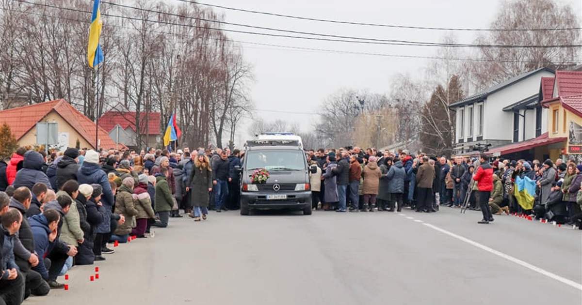 Калущина навколішки зустріла Героїв Володимира Кушлика та Ігоря Чошка, які віддали життя за Україну