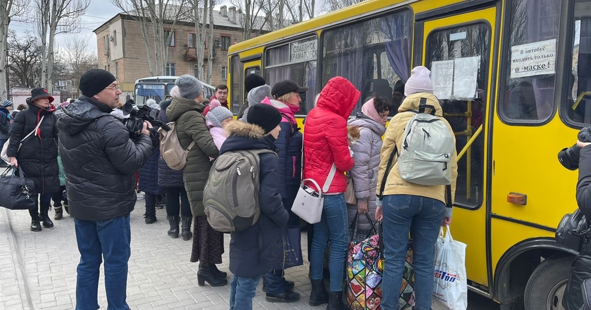 Мешканці Покровської та Мирноградської громад евакуювалися до західної частини країни
