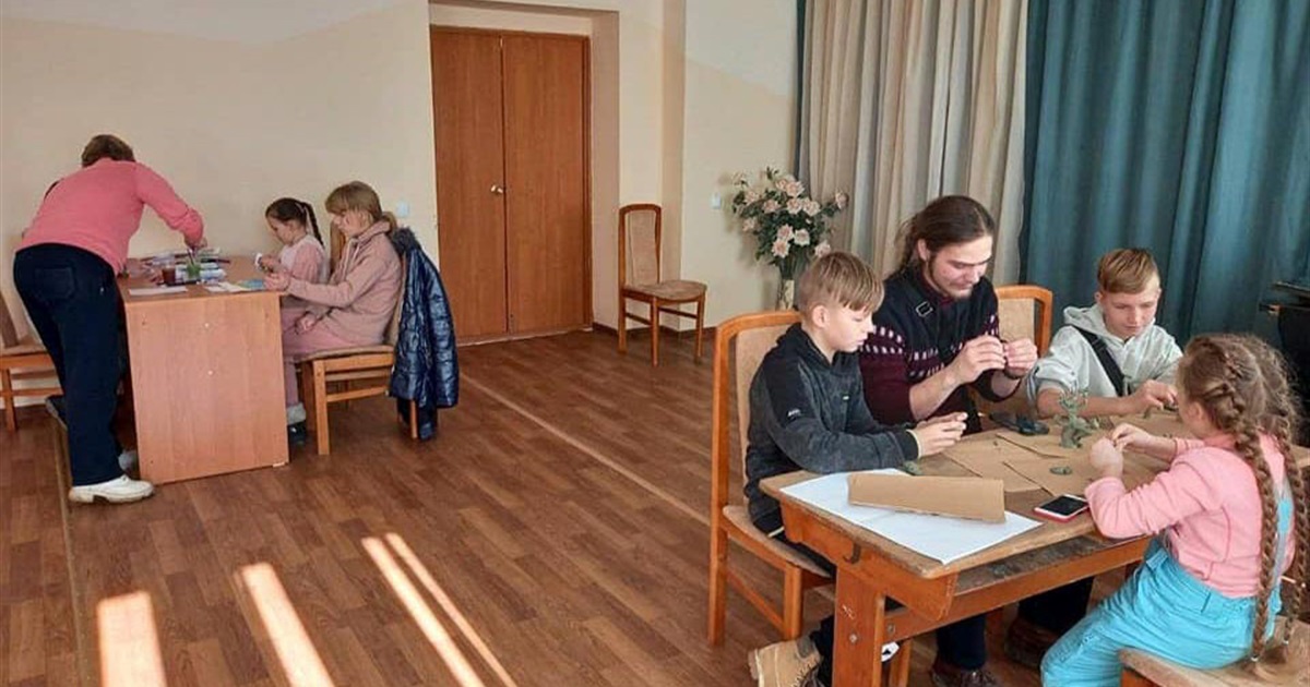 У Ржищівській громаді волонтери організували для дітей творчі заняття