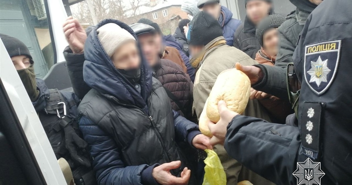 Генетическая память. Как украинцы под бомбежками вспоминают блокадный хлеб и сушат сухари
