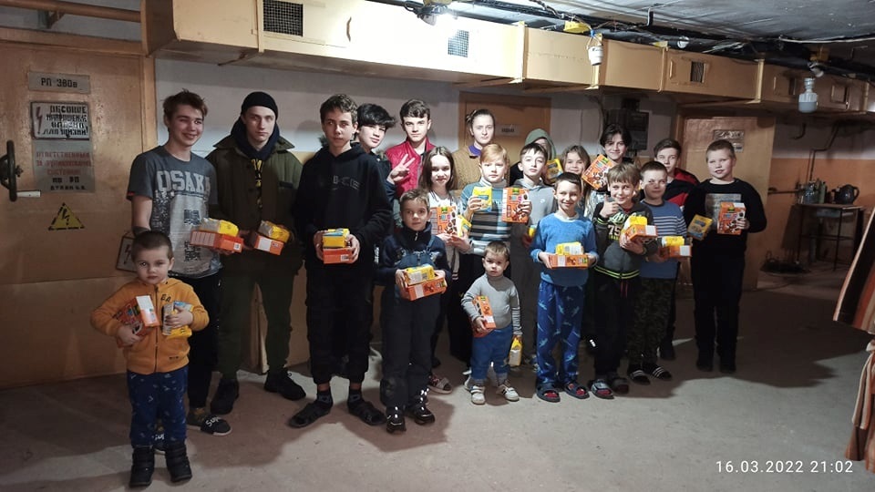 Дети в бомбоубежище Северодонецка