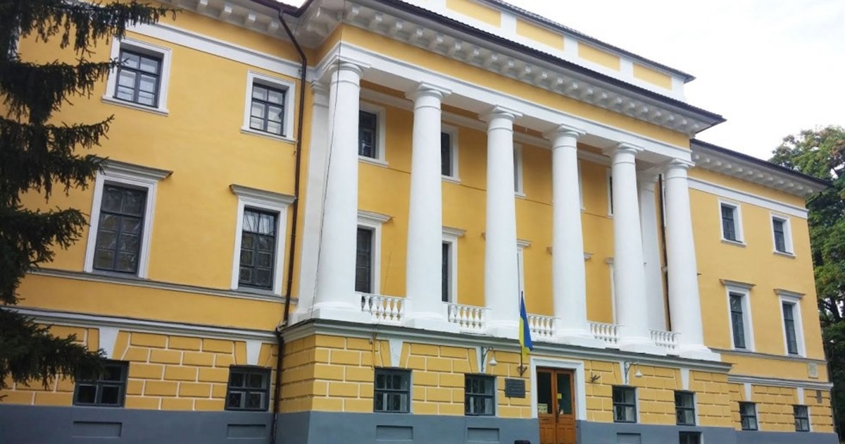 Колектив Чернігівського історичного музею працює у важких умовах, щоб зберегти колекції