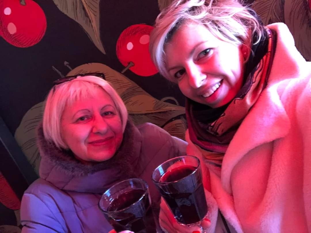 Євгенія з мамою. Фото з сімейного архіву