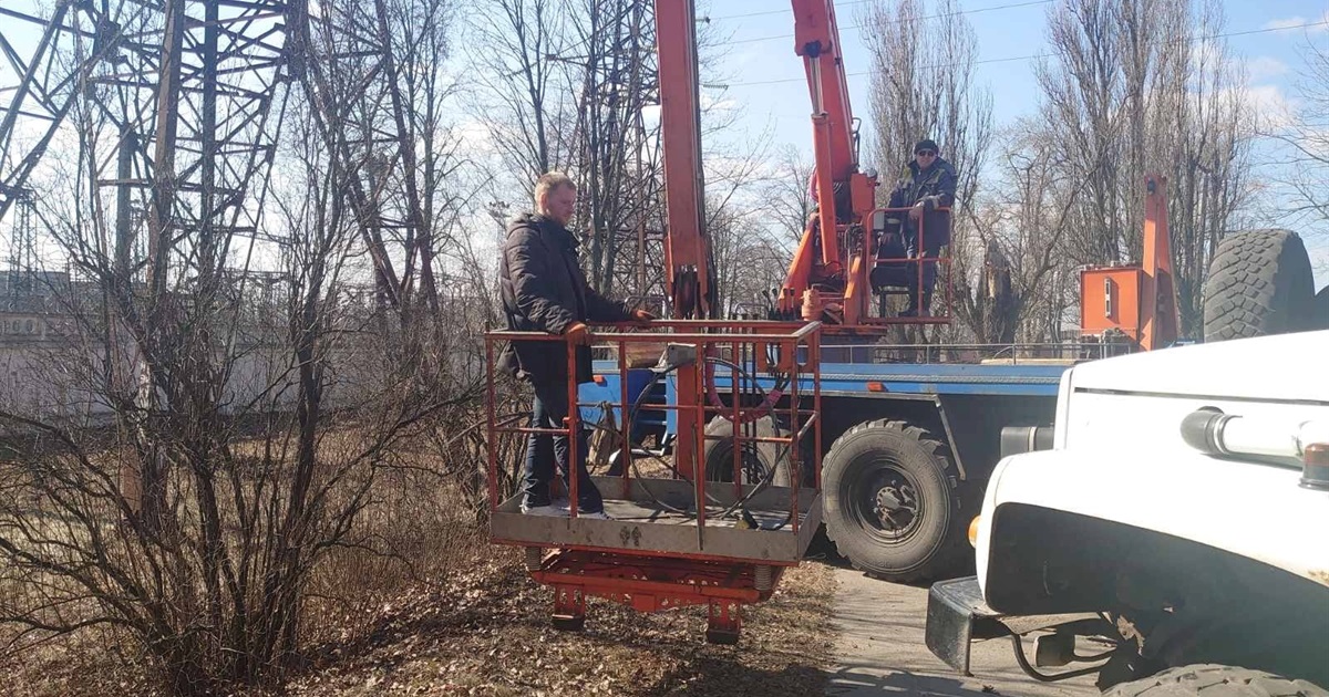 У Чернігові поступово відновлюють електропостачання, воду та газ