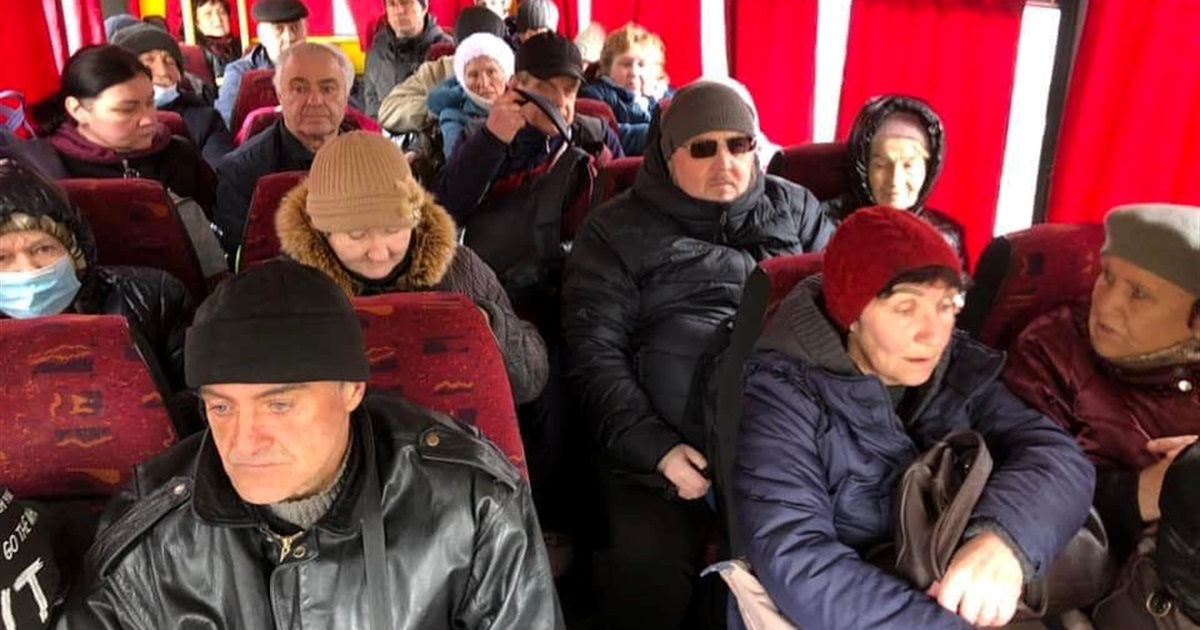 Мэр Днепра просит жителей востока ехать на запад страны. Город стал буфером для эвакуированных